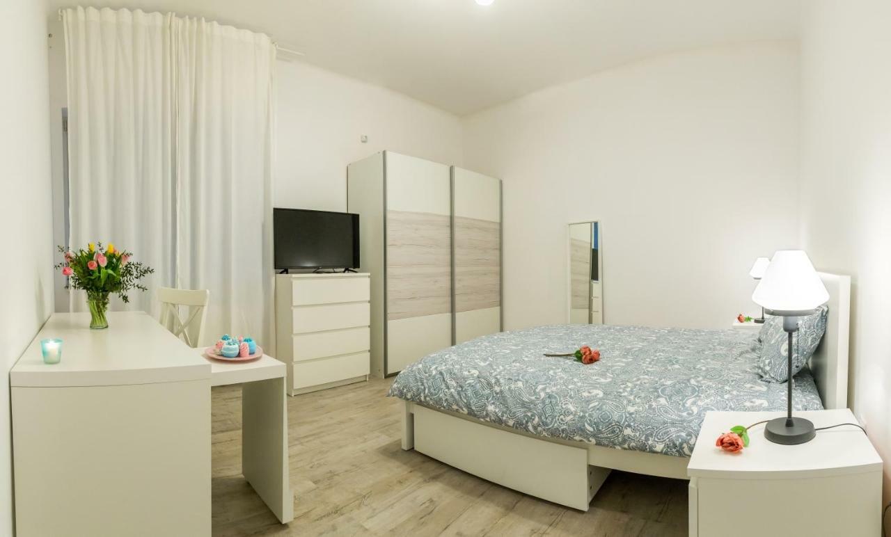 Apartamento White Nights Of Old Town Bucarest Exterior foto