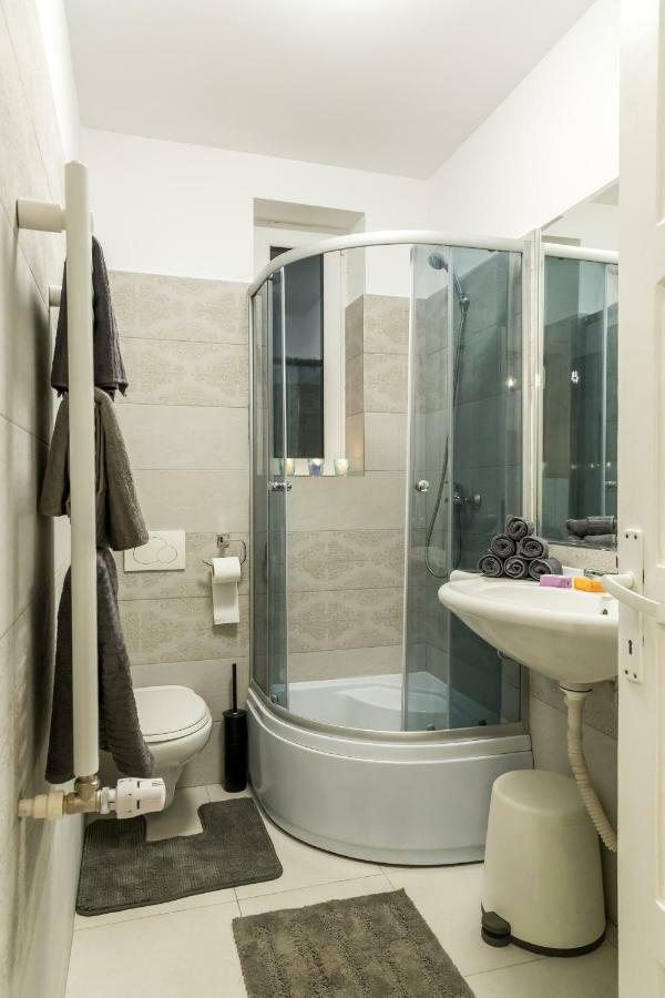 Apartamento White Nights Of Old Town Bucarest Exterior foto