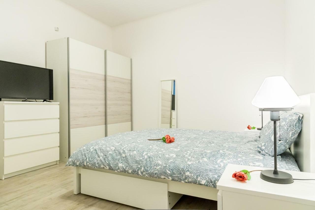 Apartamento White Nights Of Old Town Bucarest Exterior foto