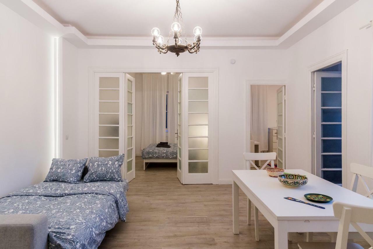 Apartamento White Nights Of Old Town Bucarest Exterior foto