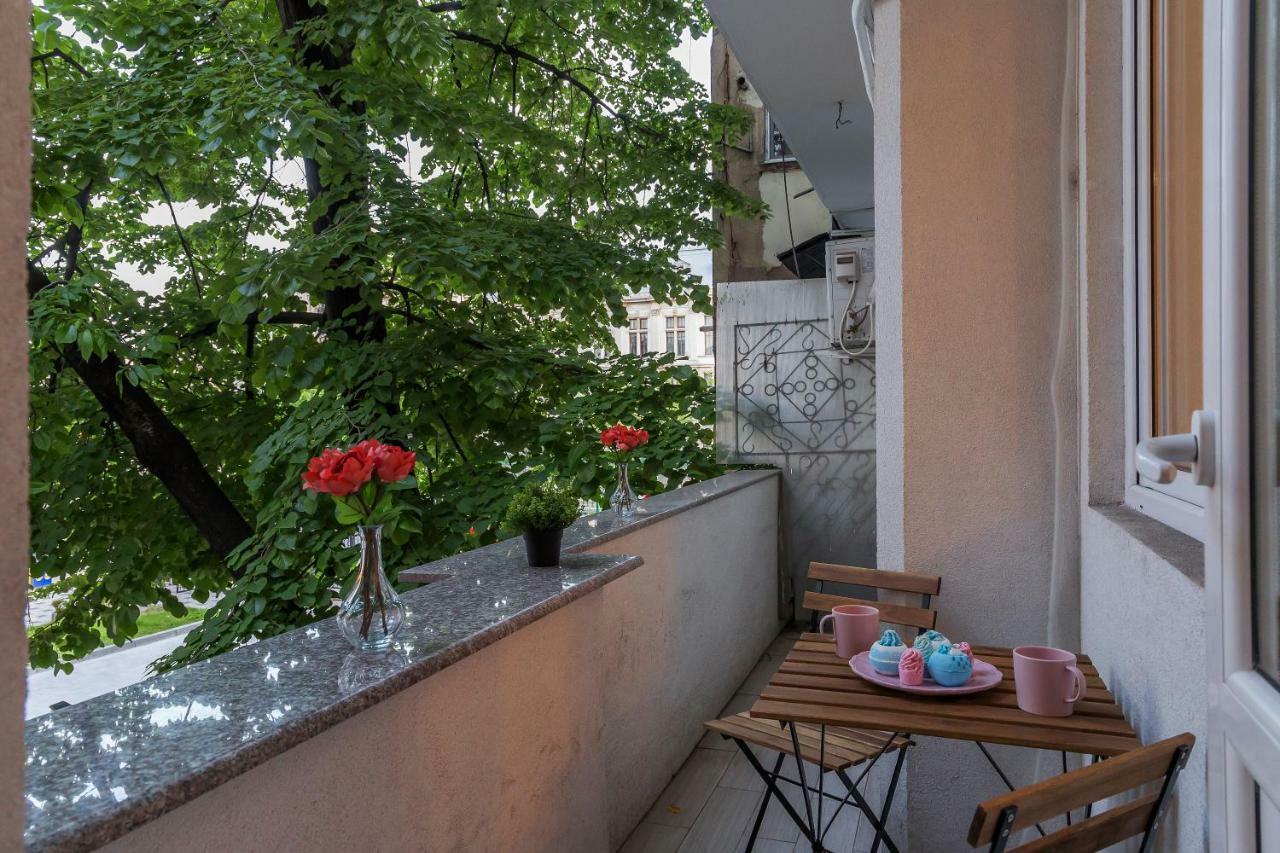 Apartamento White Nights Of Old Town Bucarest Exterior foto